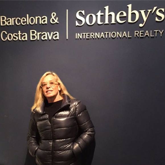 Meet your Posher, Gena - Picture 1 of 1